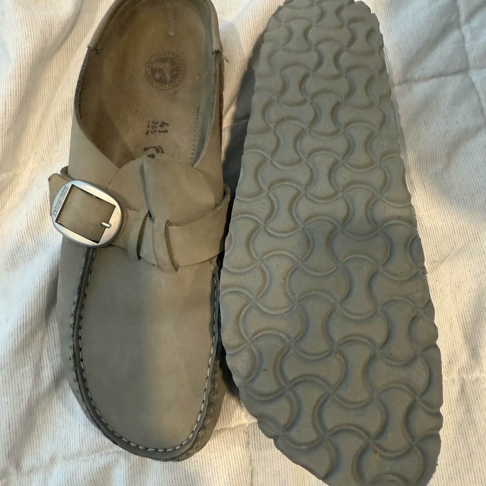 Women's Birkenstock Gray Leather Buckle Loafers. LIKE NEW!